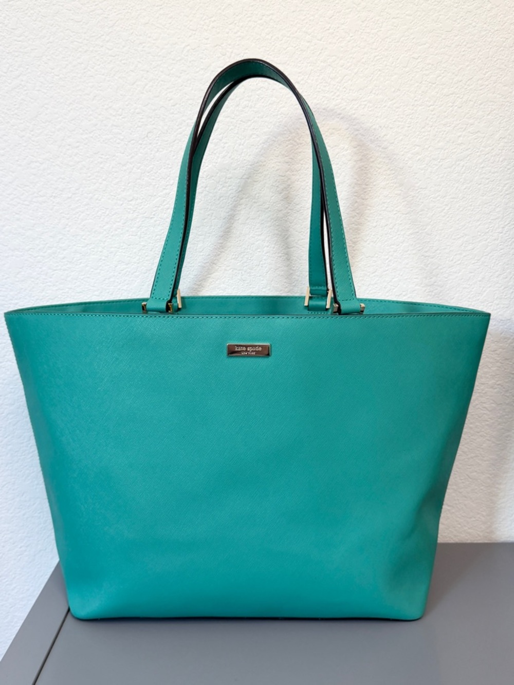 Kate Spade NY Large Tote Shoulder Bag in Teal Bright Green Saffiano Leather